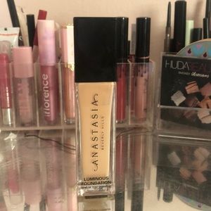 Anastasia luminous foundation🧚‍♀️